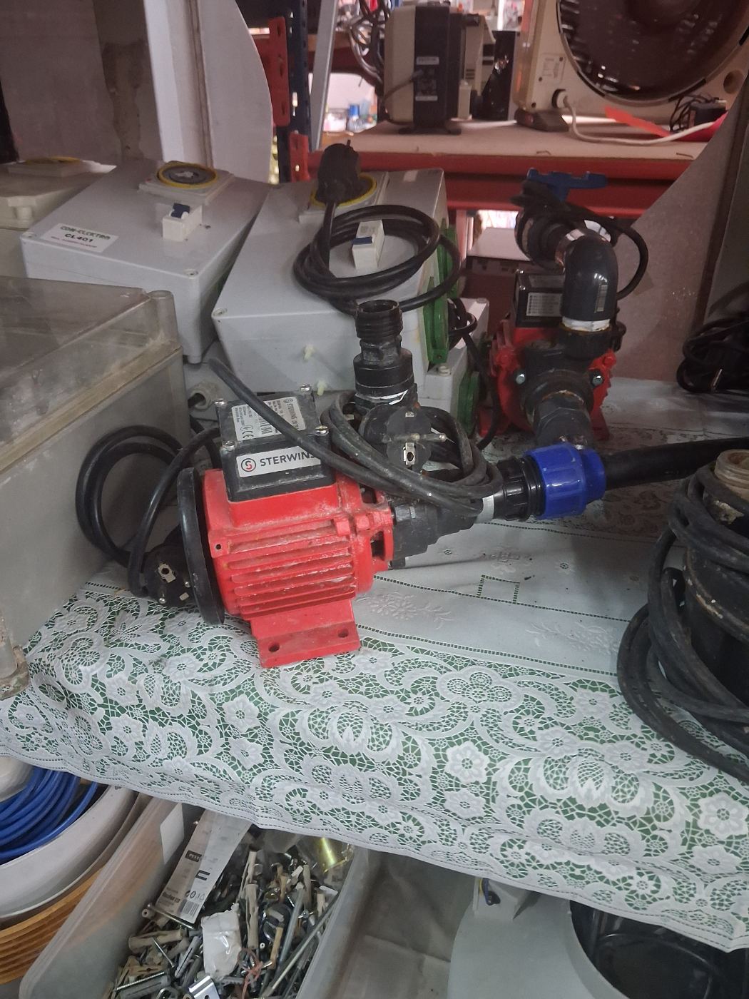 Bomba de agua eléctrica de segunda mano