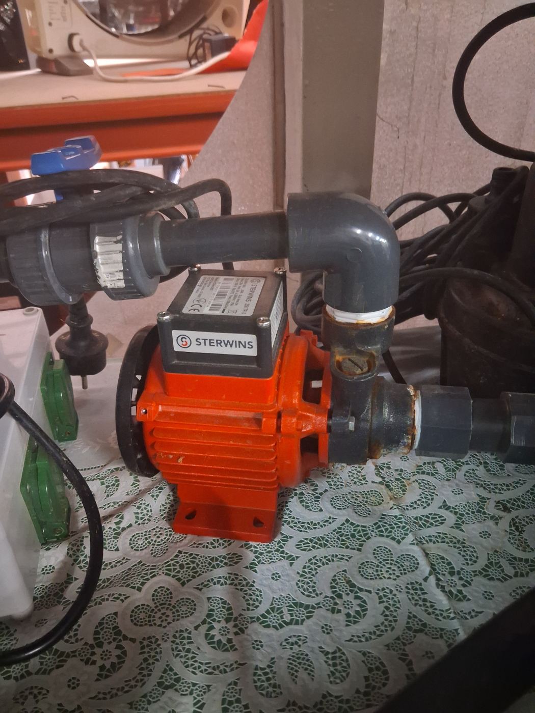 Bomba de agua Sterwins en buen estado