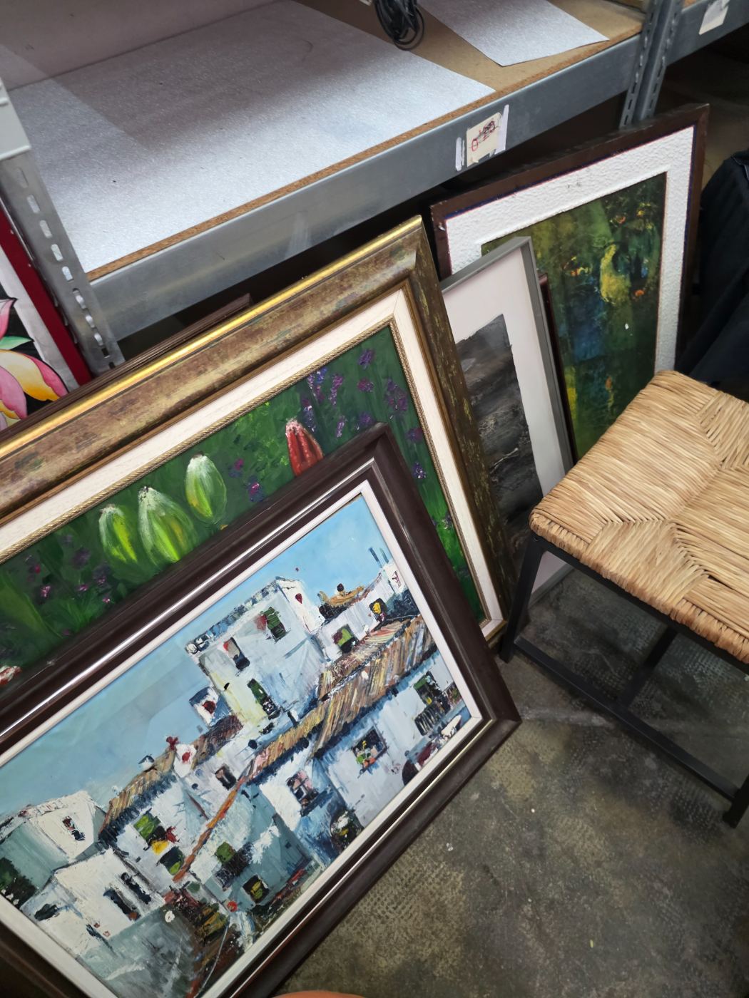 Conjunto de cuadros pintados para decoración