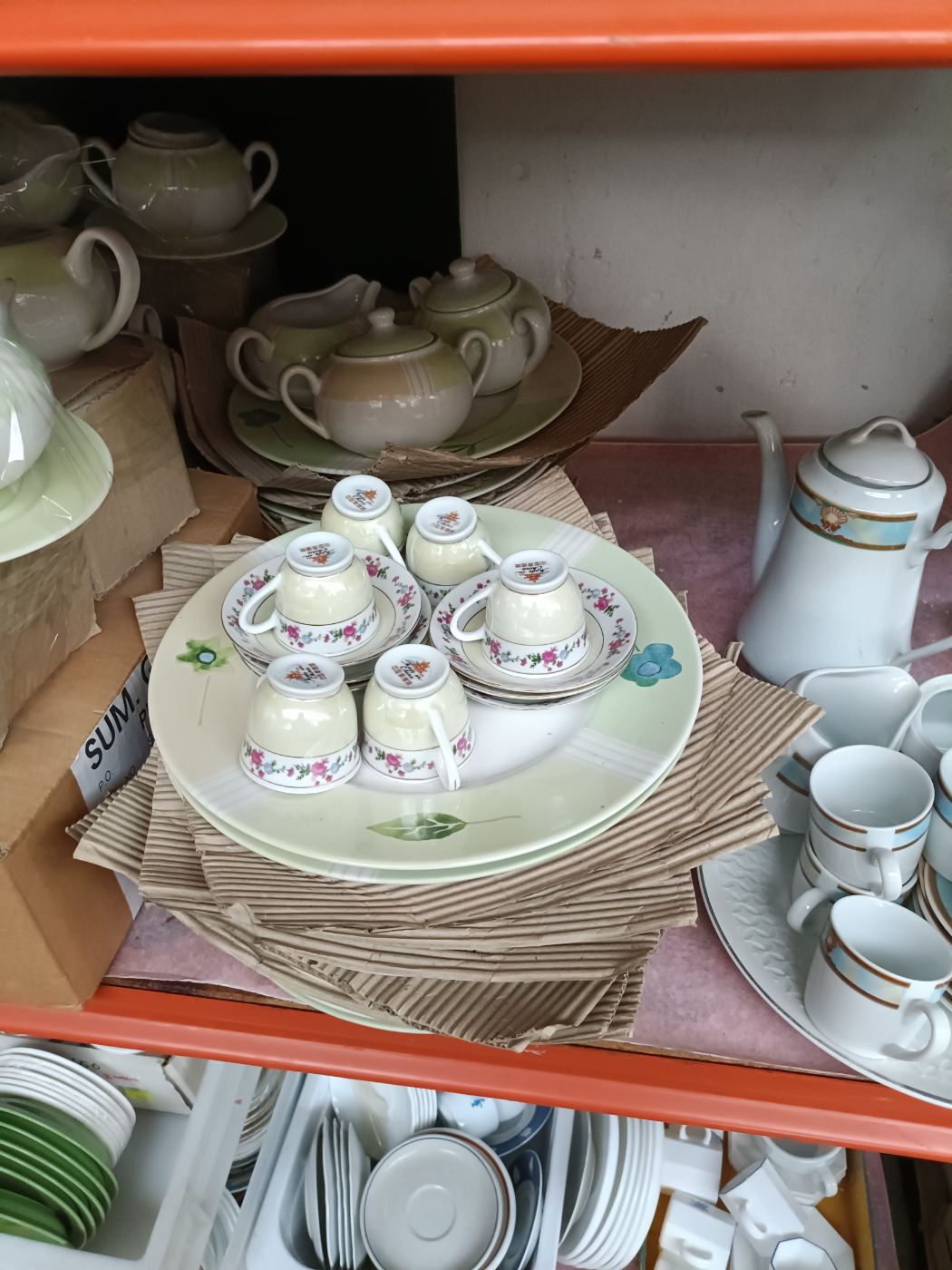 Conjunto de 6 tazas con plato decorativo floral