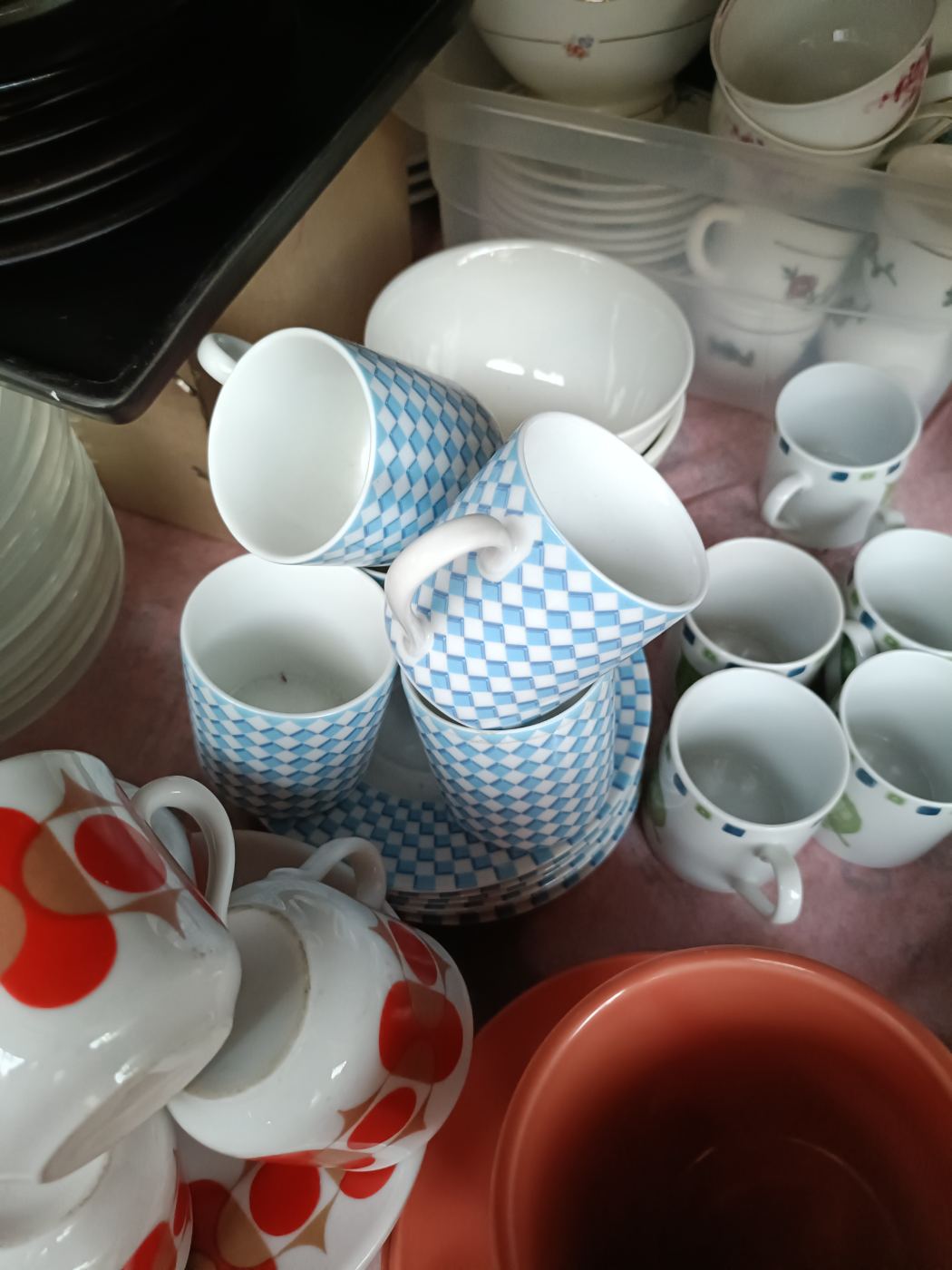 Set de 6 tazas con estampado azul y blanco