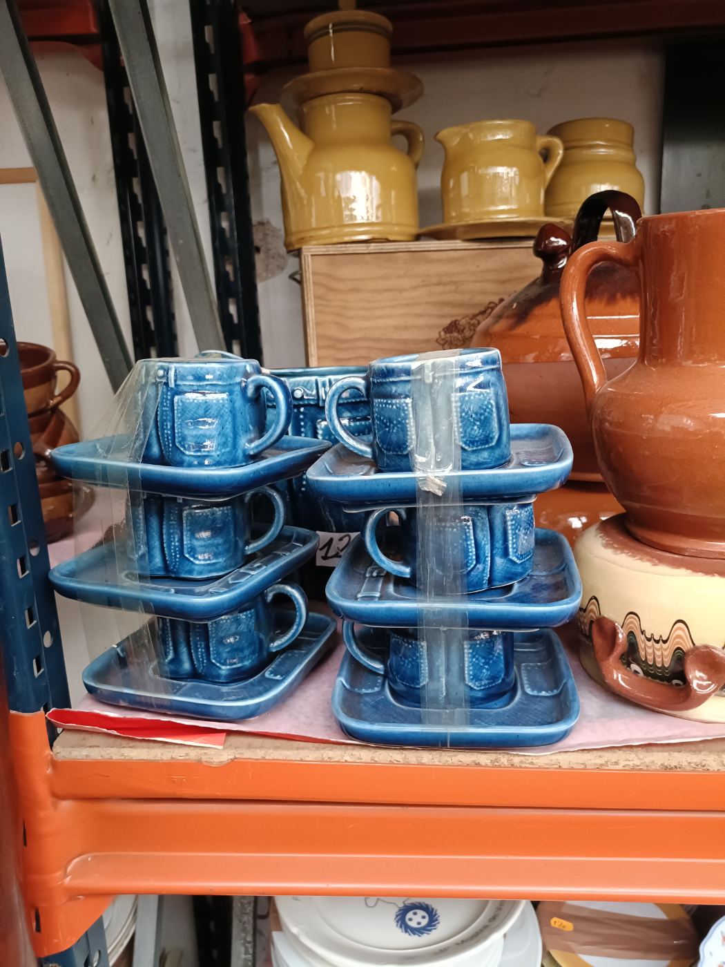 Juego de 6 tazas azules con plato cuadrado