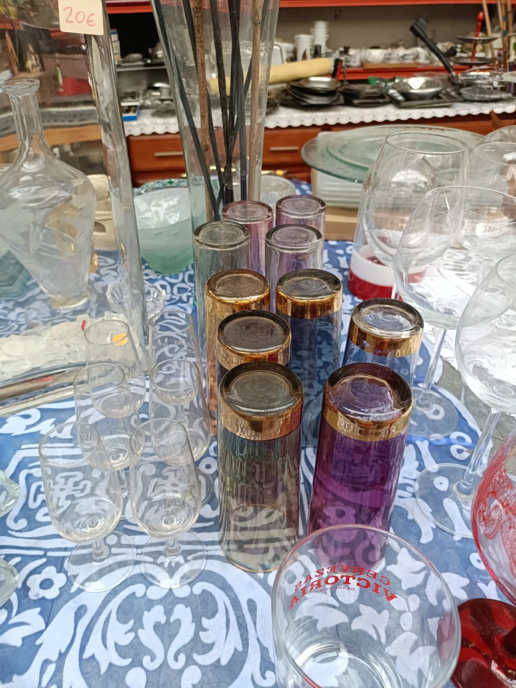 Set de 3 vasos con borde dorado y colores variados