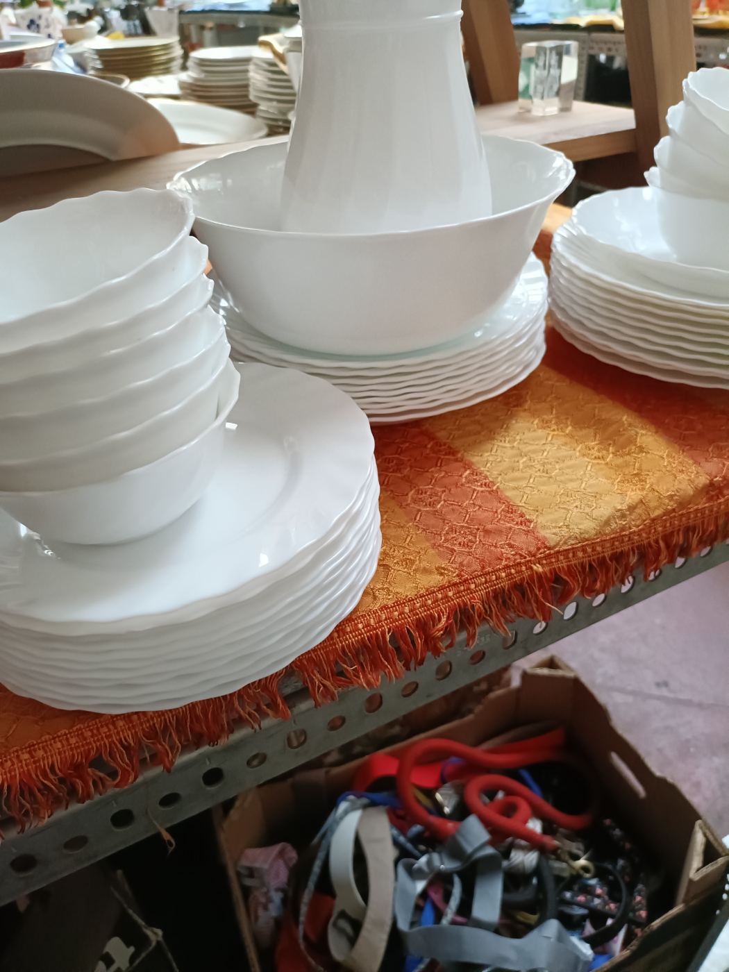 6 platos blancos básicos para uso diario