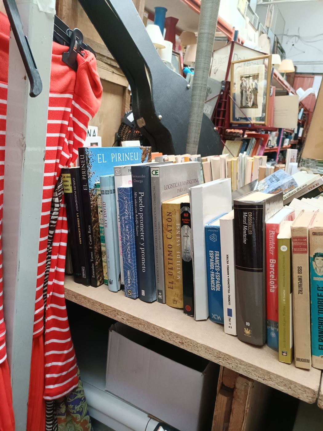 Libro variado y clásico para lectura y consulta