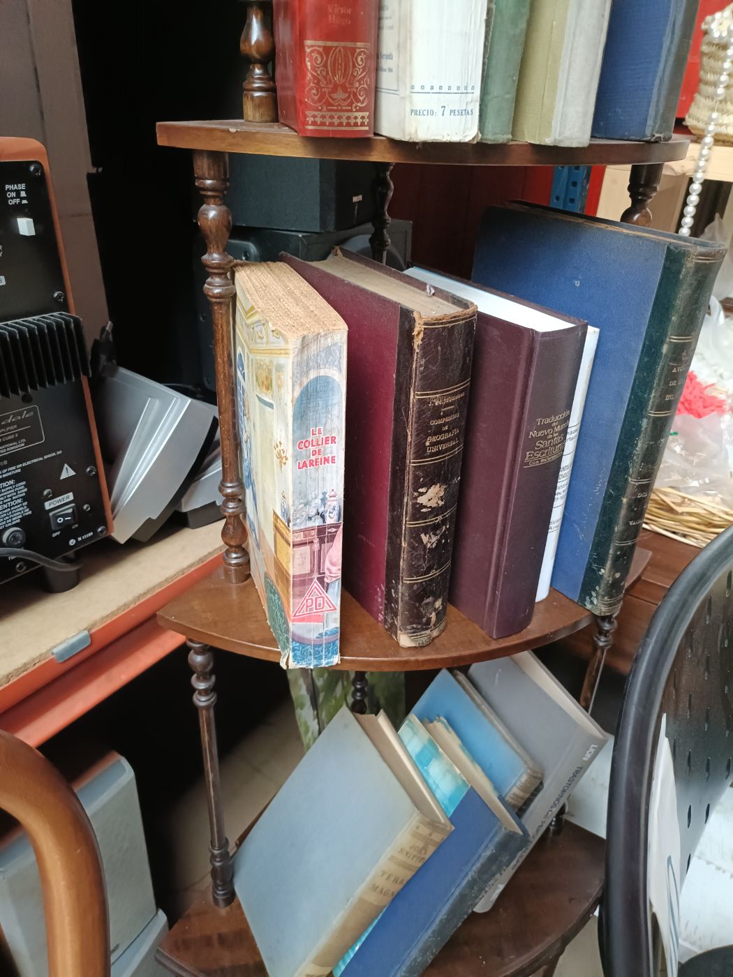 Lote variado de libros usados y curiosos