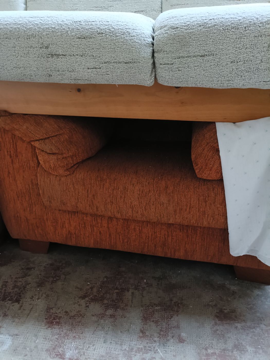 Sofá naranja de 1 plaza cómodo y compacto