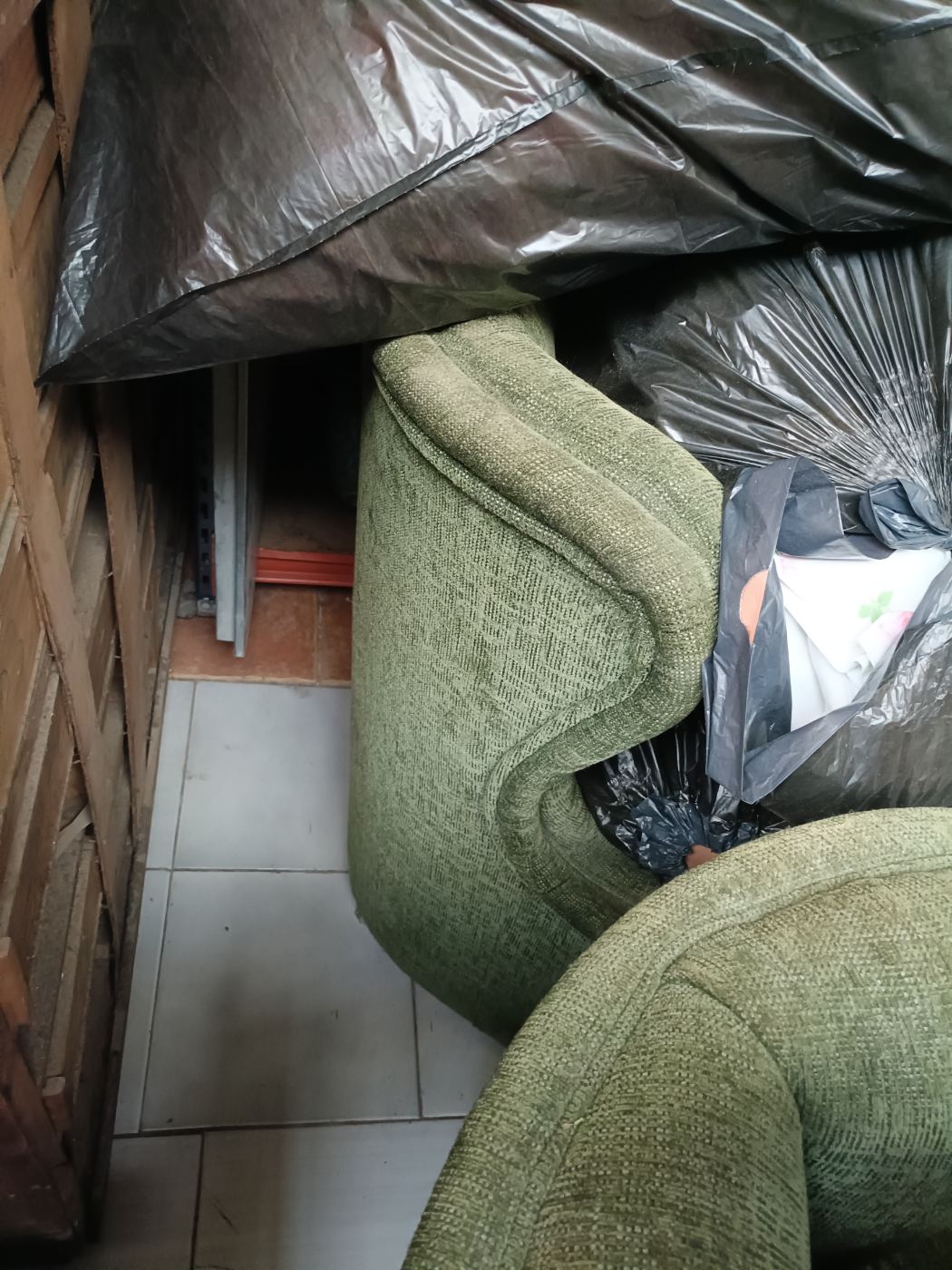 Sofá verde de 1 plaza en buen estado
