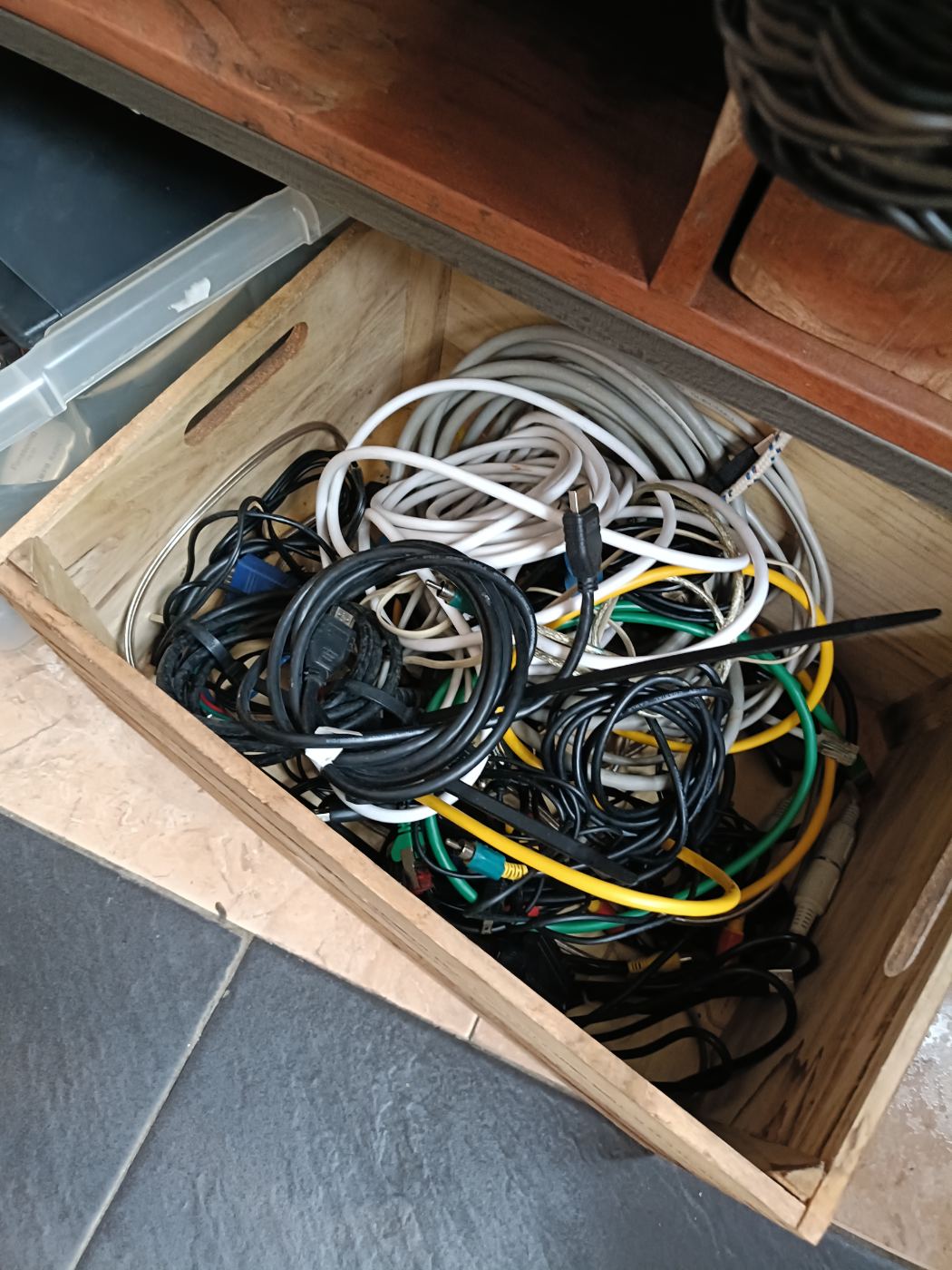 Lote de cables y conectores variados usados