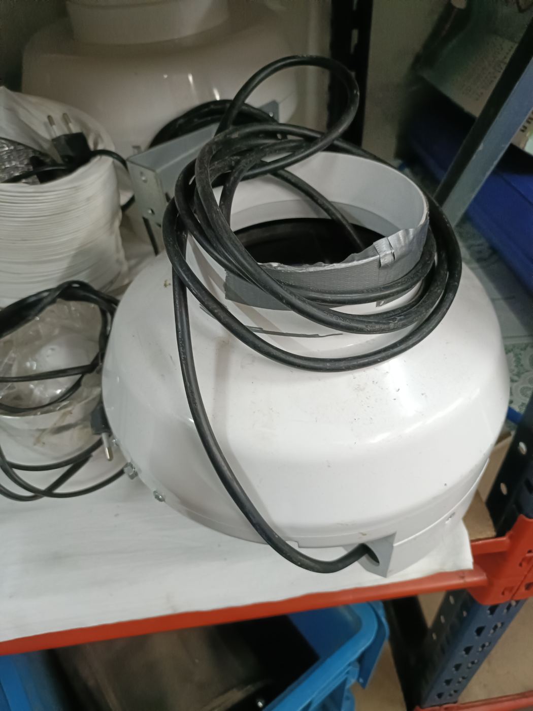 Filtro extractor industrial con cable eléctrico