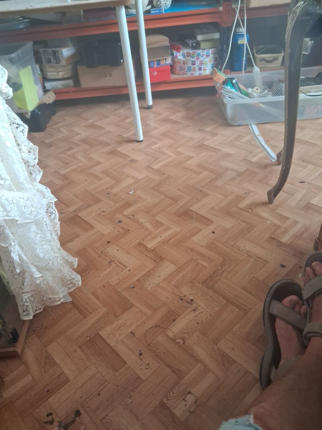 Suelo de parquet en buen estado para renovar espacios