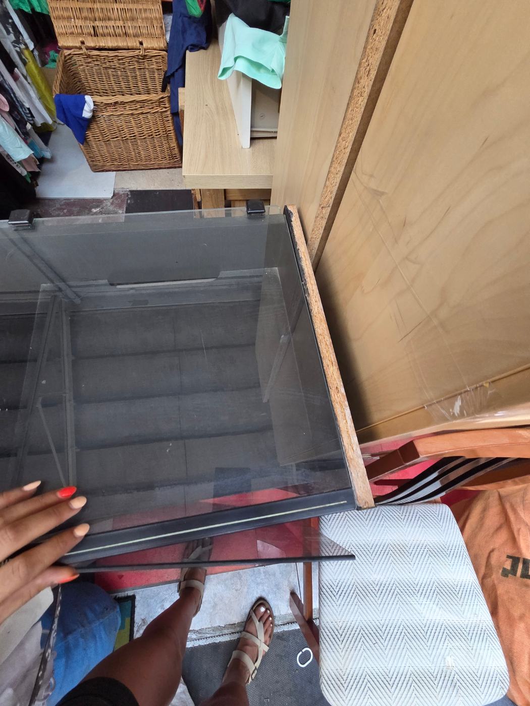 Mueble Hi-Fi negro para tocadiscos, vinilos y minicadena - Recogida Granollers