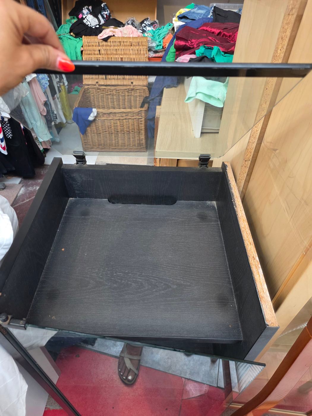 Mueble Hi-Fi negro para tocadiscos, vinilos y minicadena - Recogida Granollers