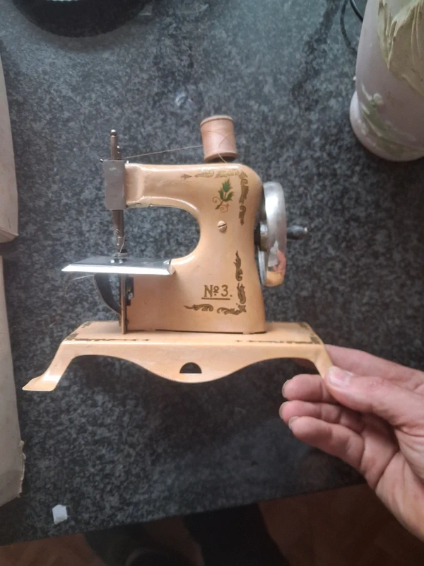 maquina coser antigua